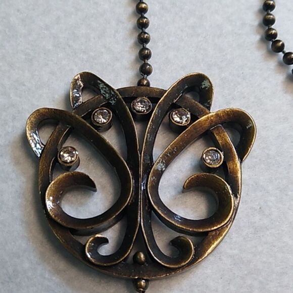 Vintage Gold-Tone Leaf Pendant Necklace - Picture 2 of 4